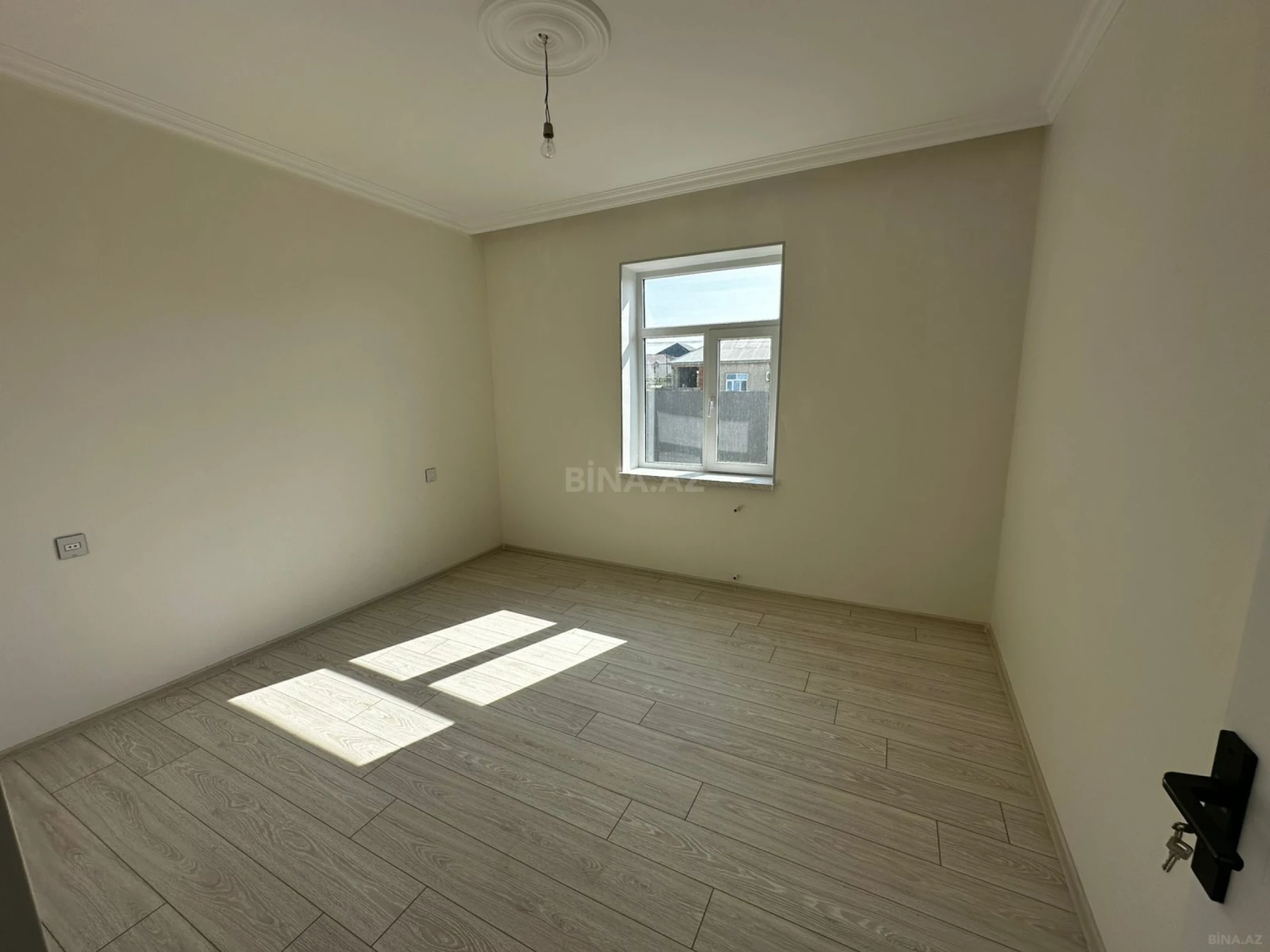 Satılır 4 otaqlı həyət evi 140 m²