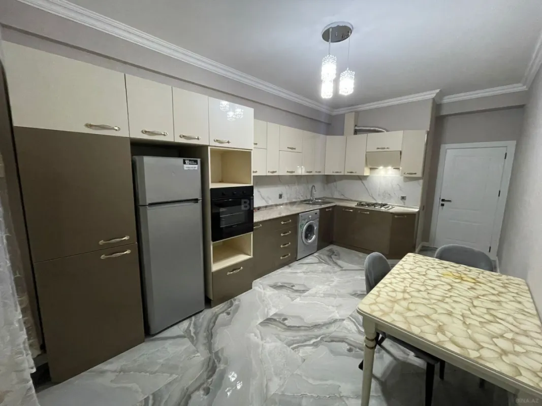 Kirayə verilir 2 otaqlı mənzil 90 m²