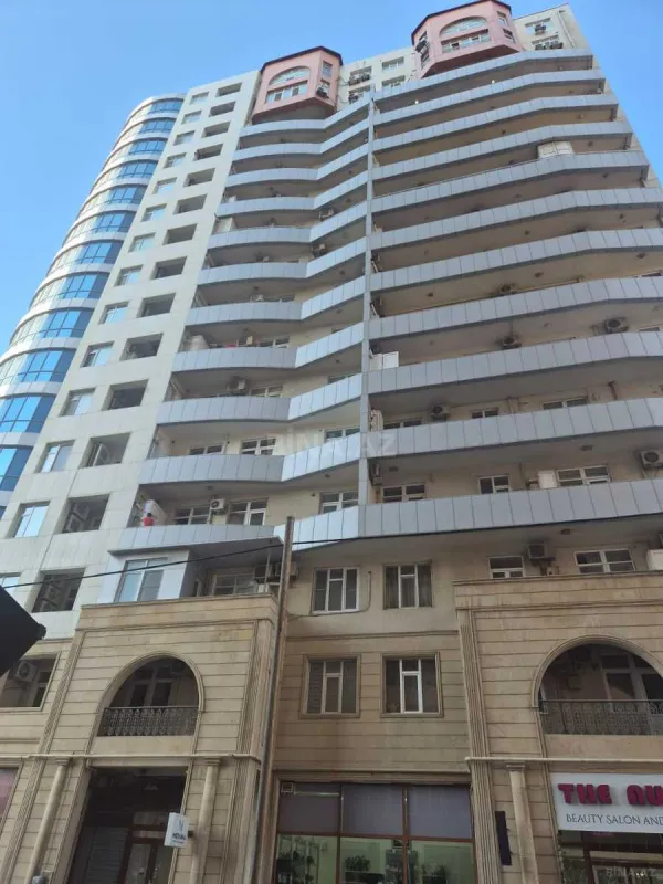 Kirayə verilir 2 otaqlı mənzil 90 m²