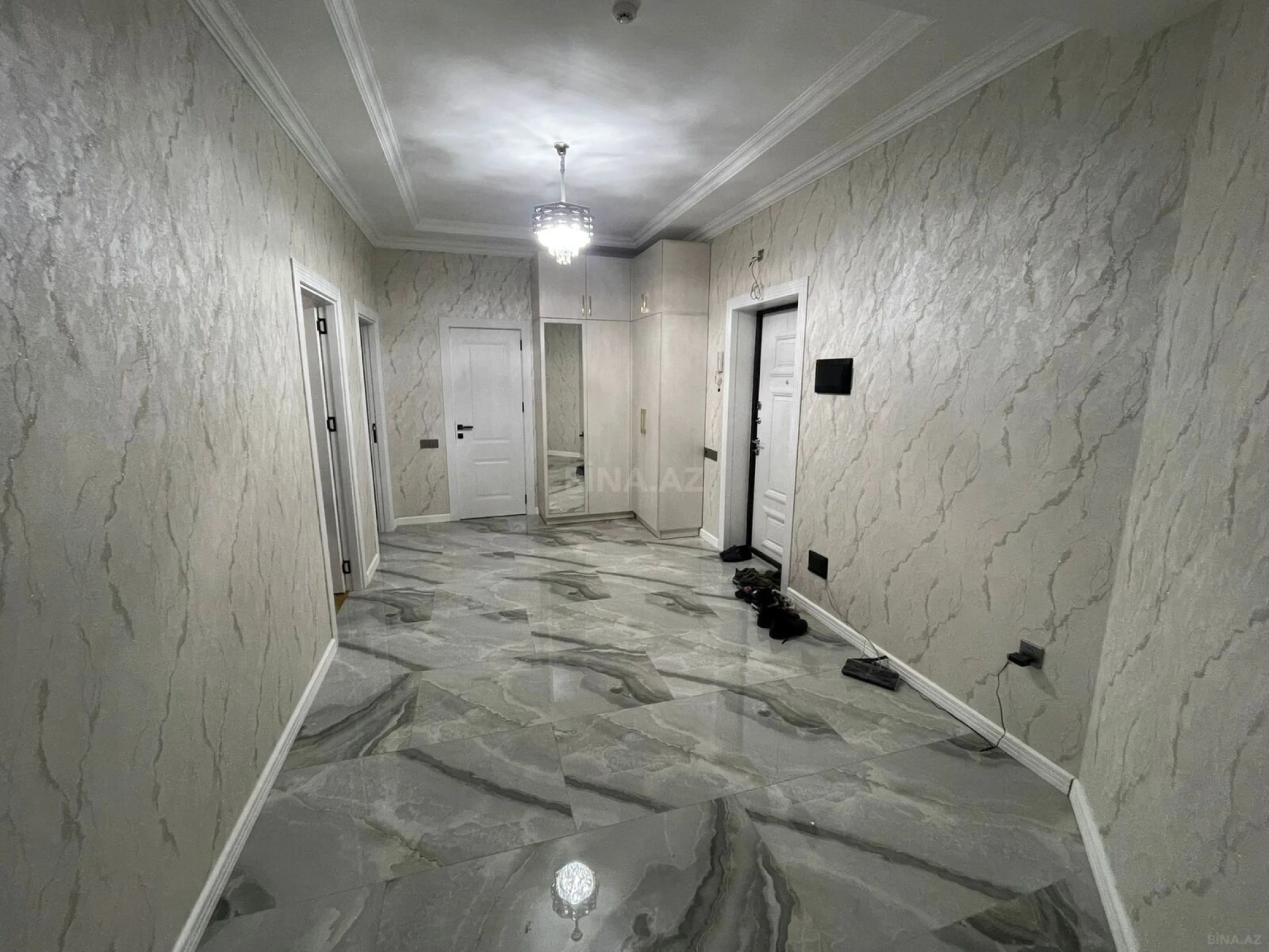 Kirayə verilir 2 otaqlı mənzil 90 m²