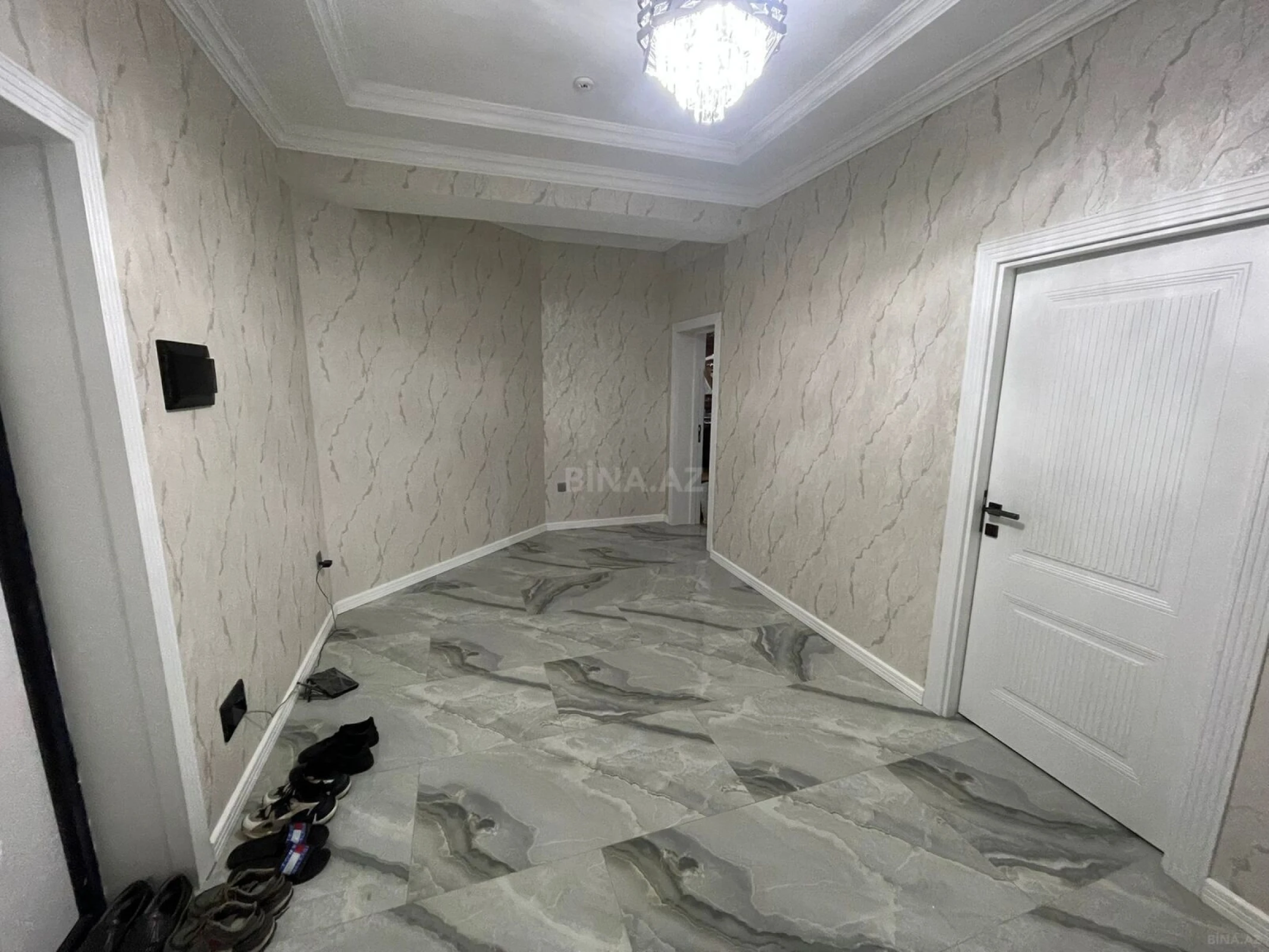 Kirayə verilir 2 otaqlı mənzil 90 m²