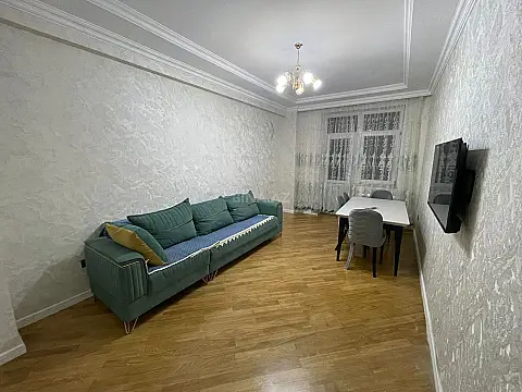 Kirayə verilir 2 otaqlı mənzil 90 m²