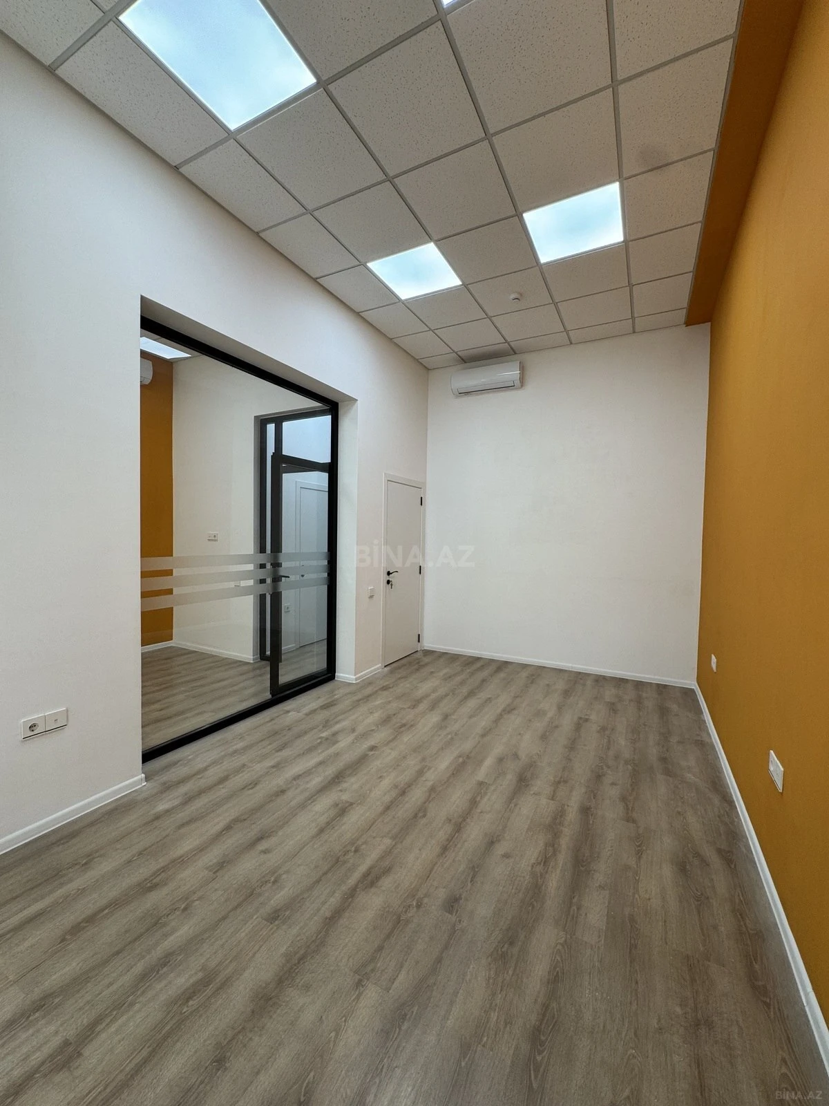 Kirayə verilir 2 otaqlı ofis 68 m²