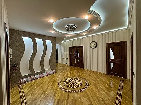 Satılır 3 otaqlı mənzil 140 m²