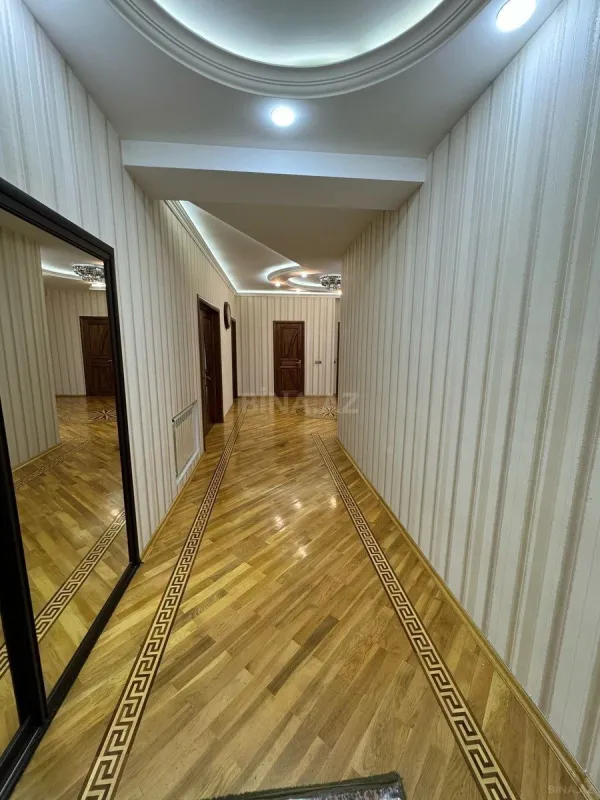 Satılır 3 otaqlı mənzil 140 m²