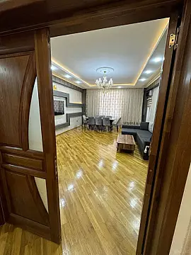 Satılır 3 otaqlı mənzil 140 m²