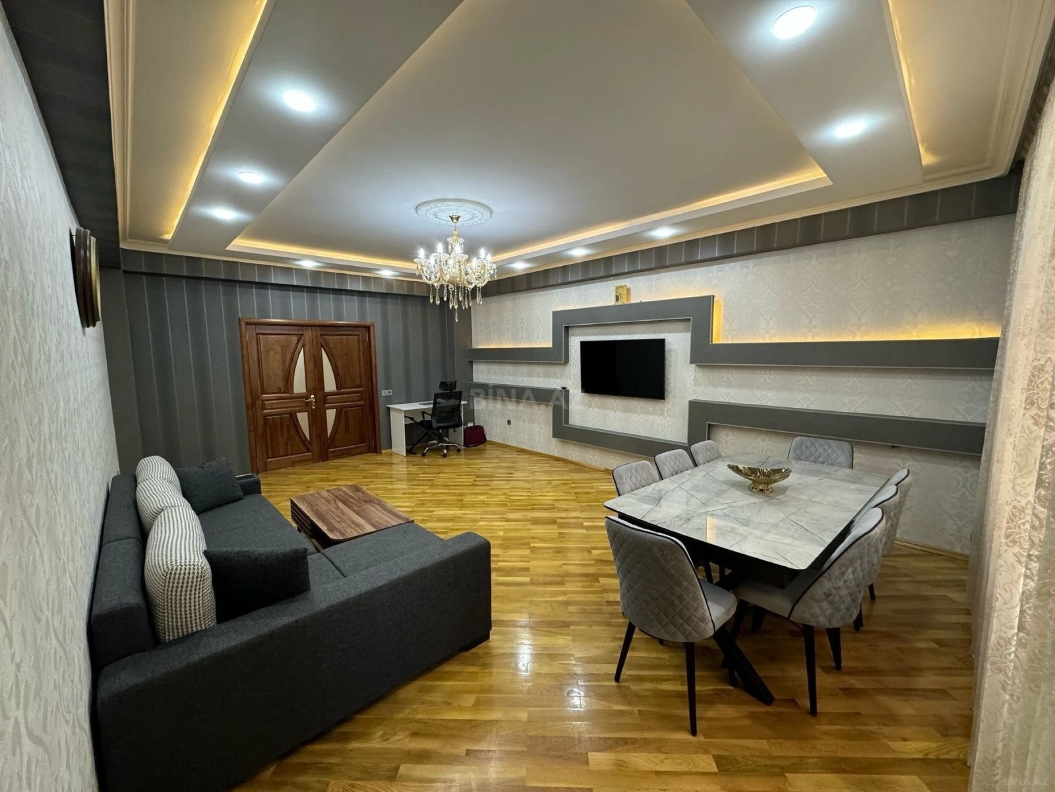 Satılır 3 otaqlı mənzil 140 m²