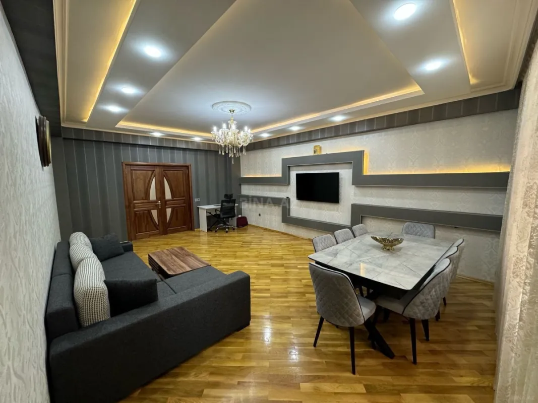 Satılır 3 otaqlı mənzil 140 m²