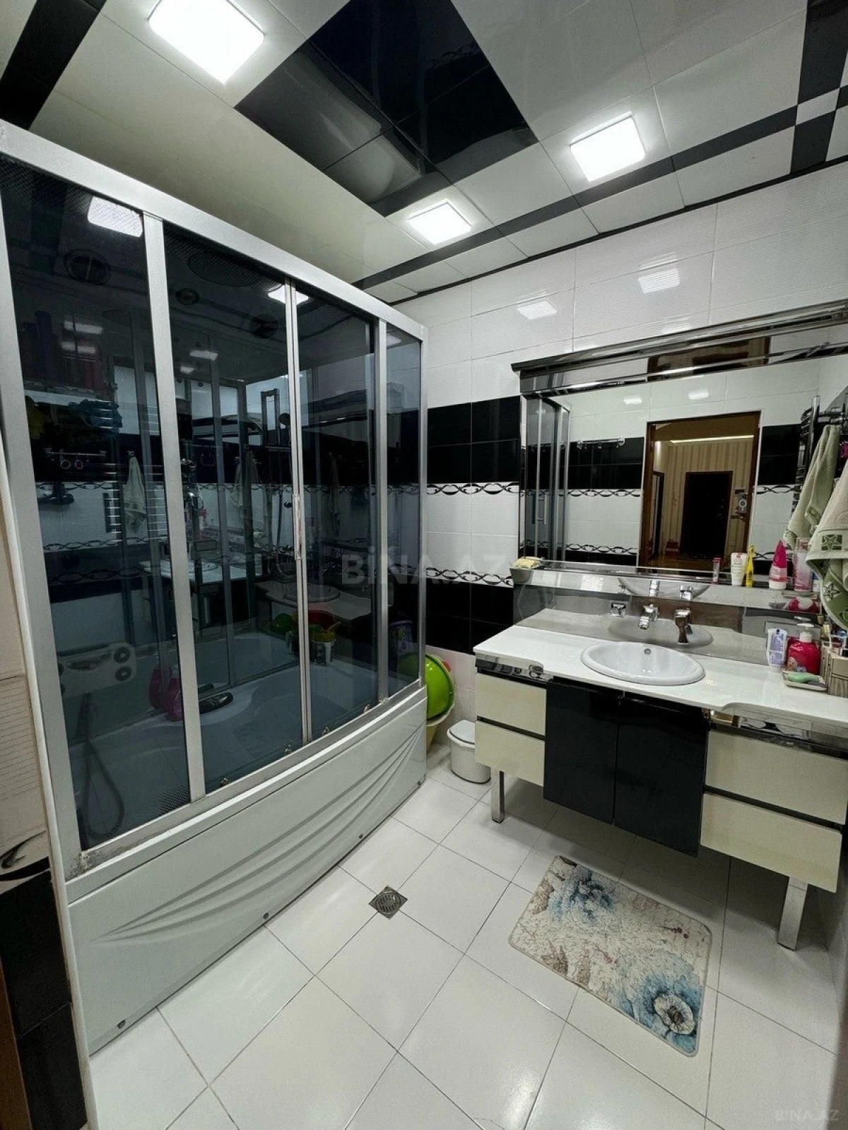 Satılır 3 otaqlı mənzil 140 m²