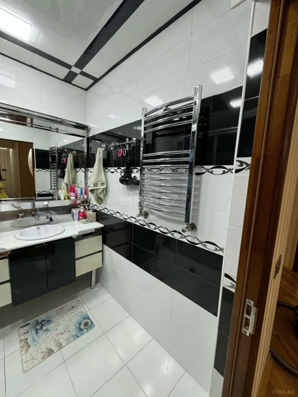 Satılır 3 otaqlı mənzil 140 m²