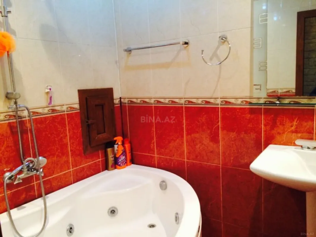Satılır 3 otaqlı mənzil 159 m²