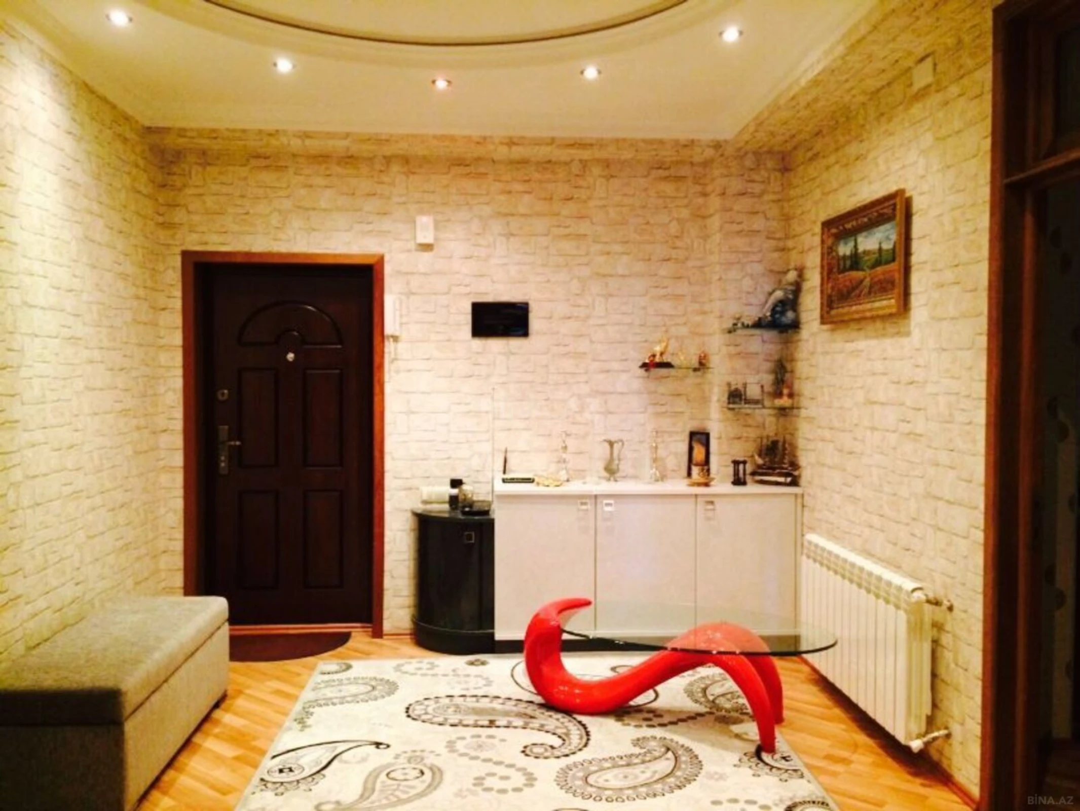 Satılır 3 otaqlı mənzil 159 m²