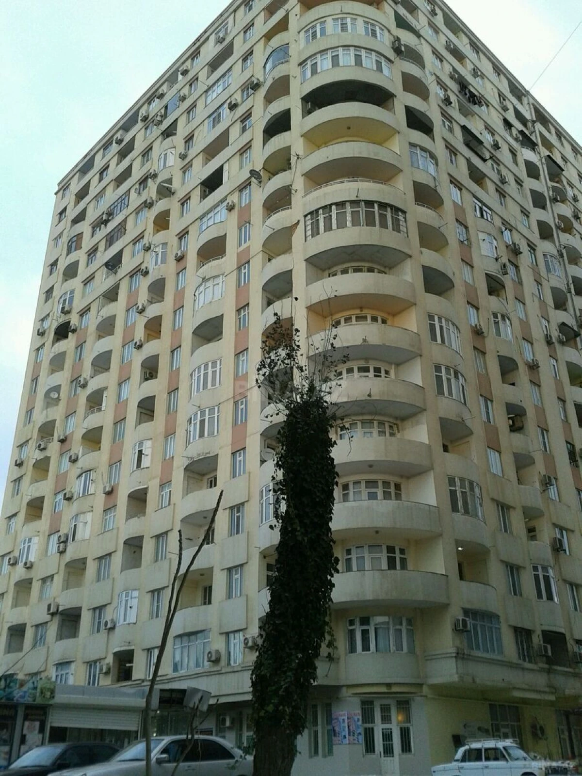 Satılır 3 otaqlı mənzil 159 m²