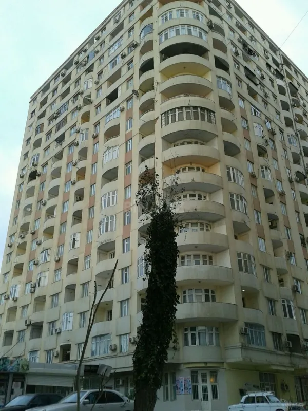 Satılır 3 otaqlı mənzil 159 m²