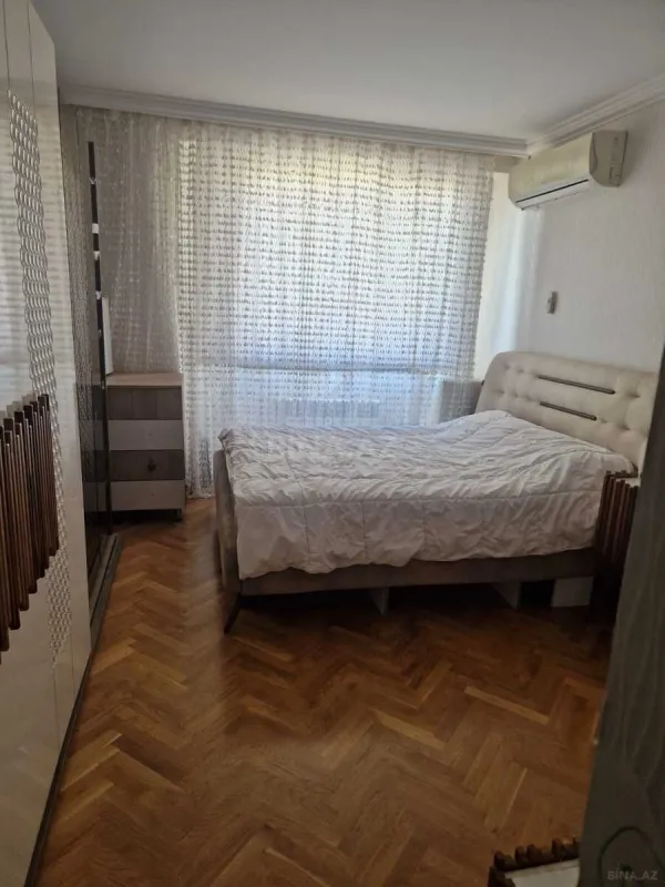 Satılır 4 otaqlı mənzil 90 m²