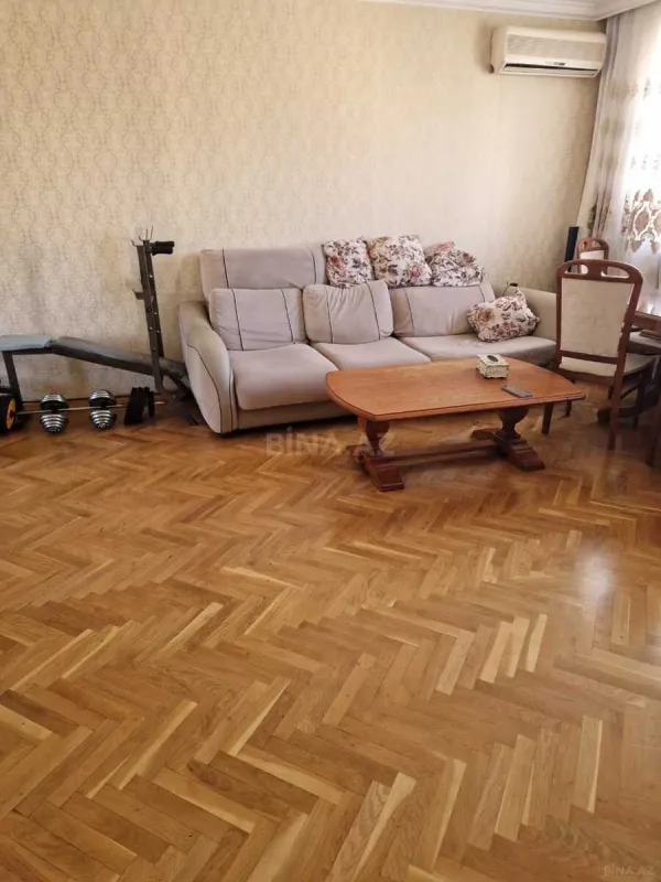 Satılır 4 otaqlı mənzil 90 m²