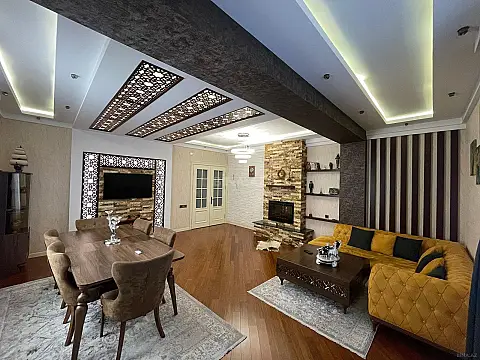 Satılır 4 otaqlı mənzil 145 m²