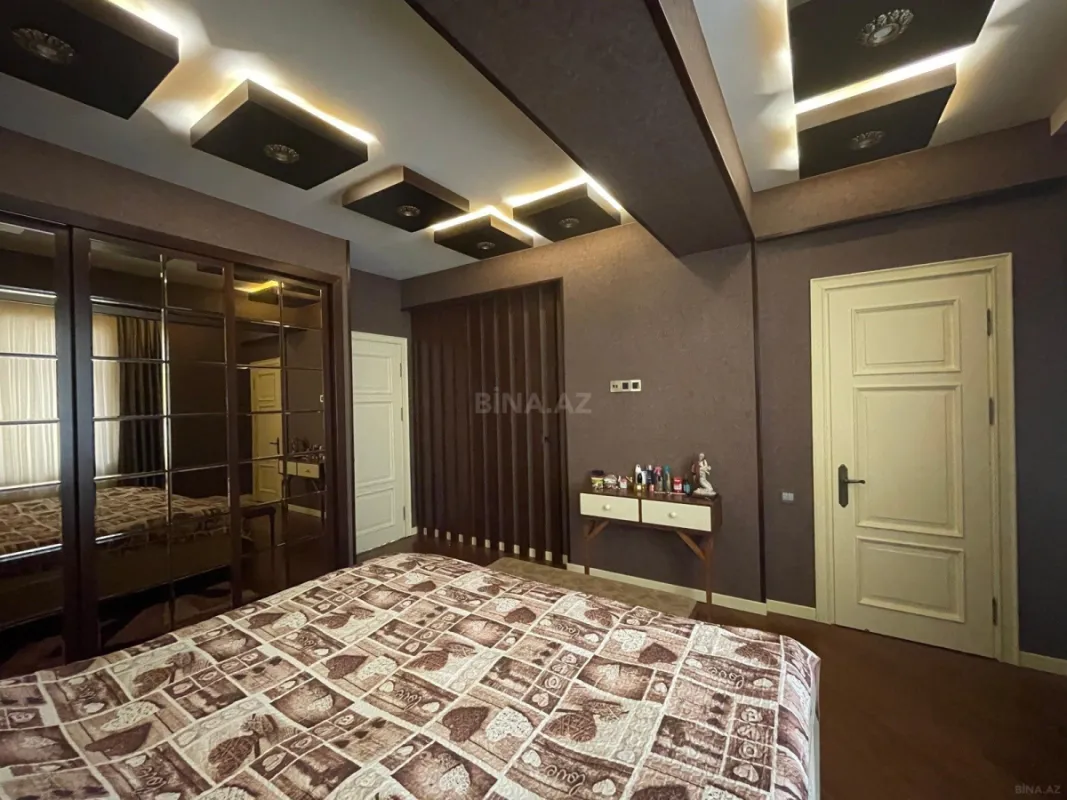 Satılır 4 otaqlı mənzil 145 m²