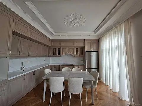 Kirayə verilir 3 otaqlı mənzil 140 m²