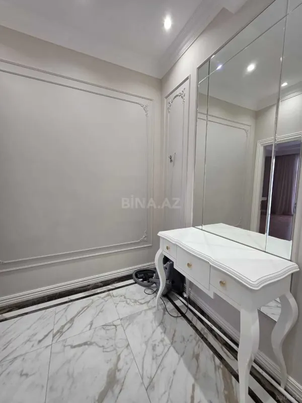 Kirayə verilir 3 otaqlı mənzil 140 m²