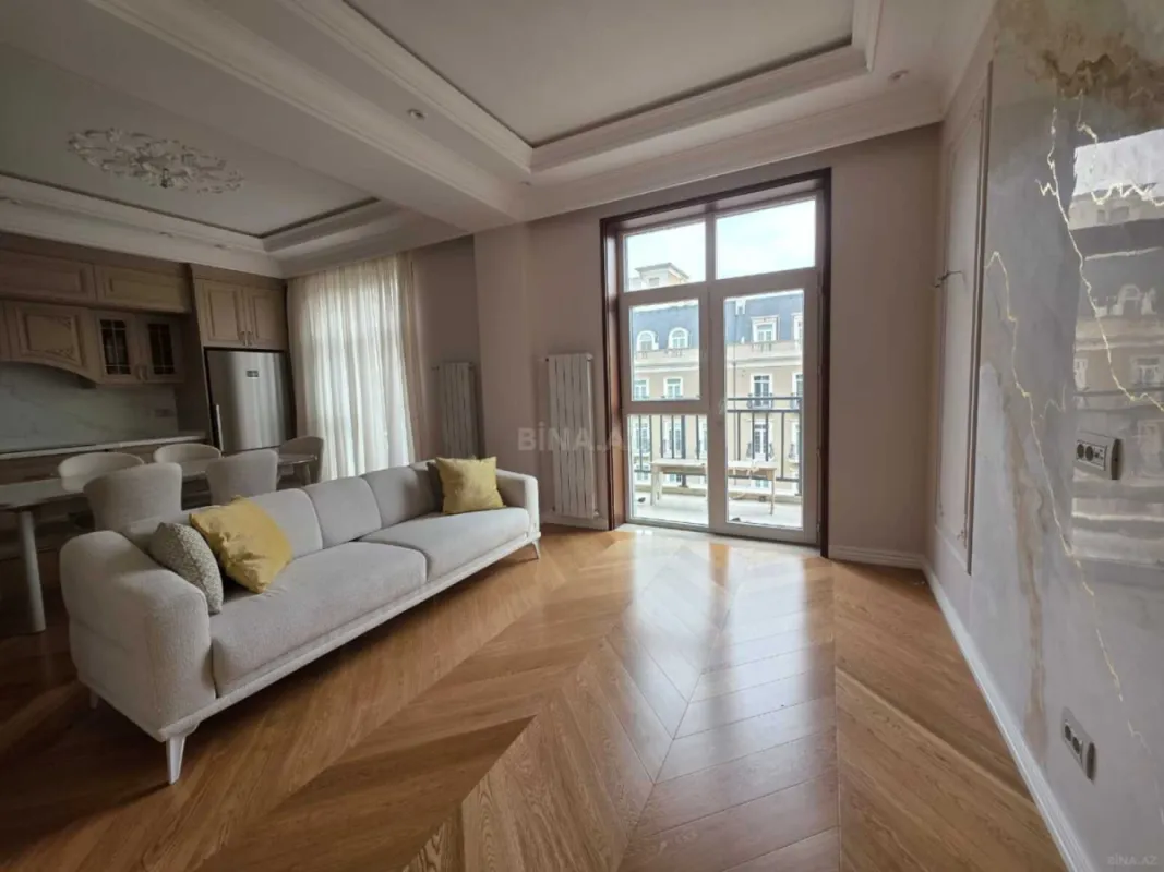 Kirayə verilir 3 otaqlı mənzil 140 m²