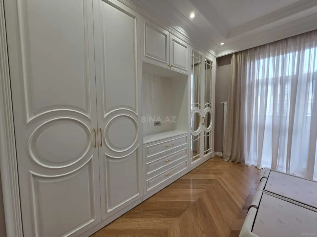 Kirayə verilir 3 otaqlı mənzil 140 m²