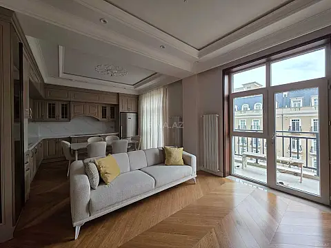 Kirayə verilir 3 otaqlı mənzil 140 m²