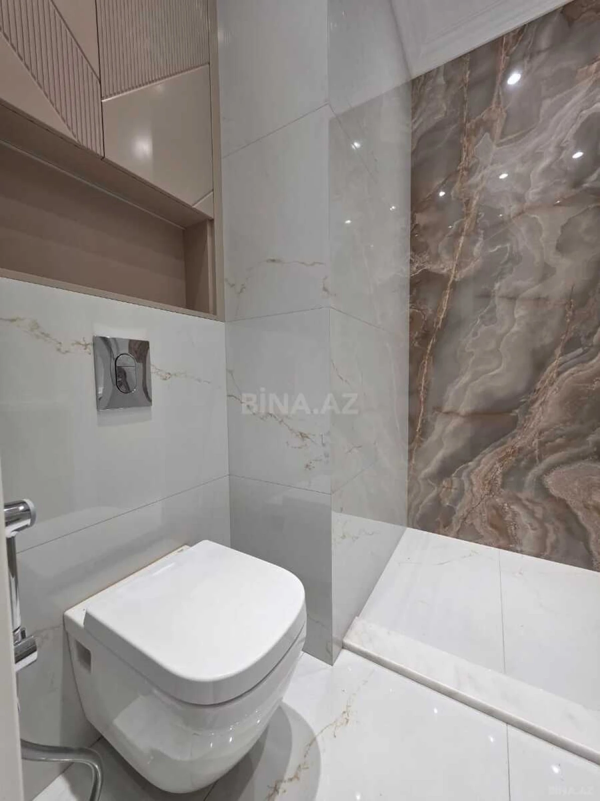 Kirayə verilir 3 otaqlı mənzil 140 m²