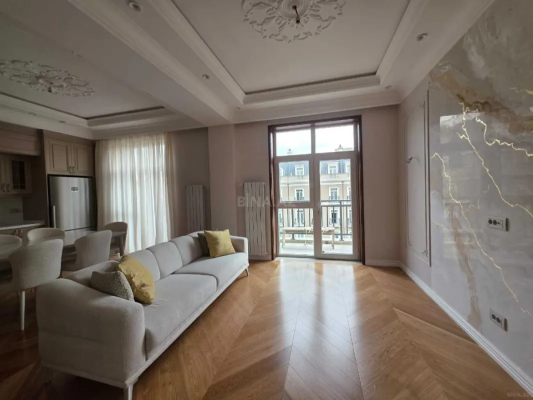 Kirayə verilir 3 otaqlı mənzil 140 m²