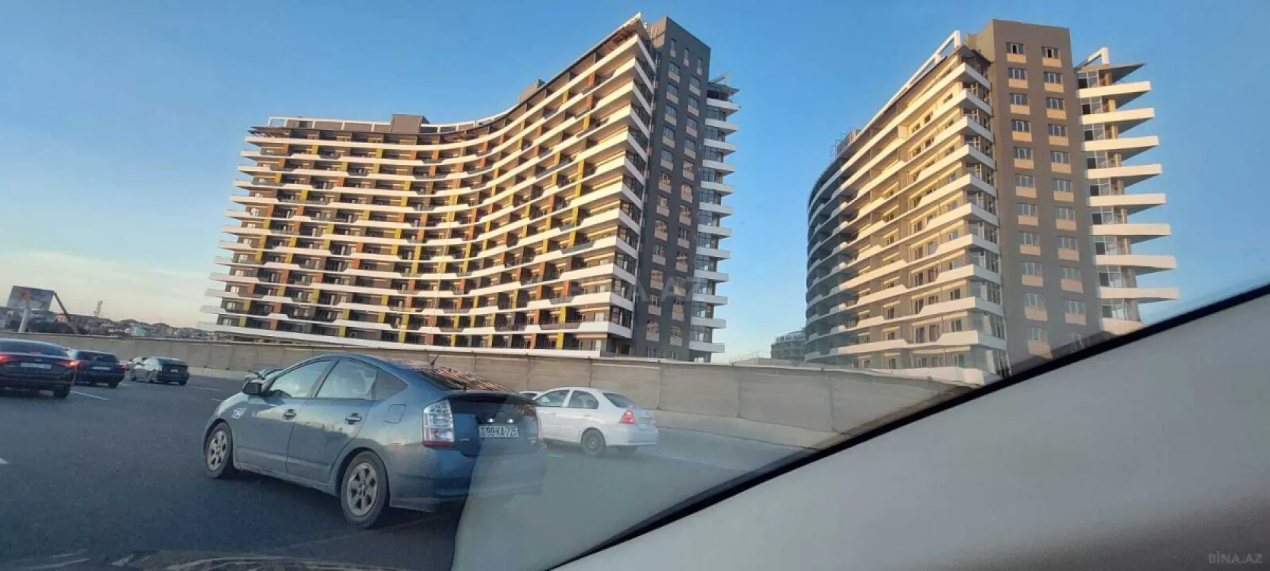 Satılır 2 otaqlı mənzil 81 m²