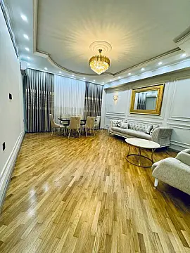 Kirayə verilir 4 otaqlı mənzil 144 m²