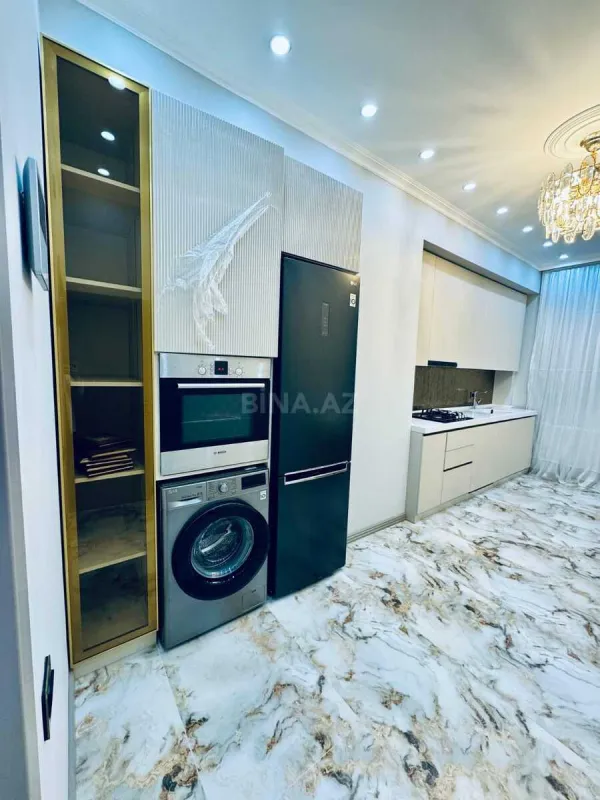 Kirayə verilir 4 otaqlı mənzil 144 m²