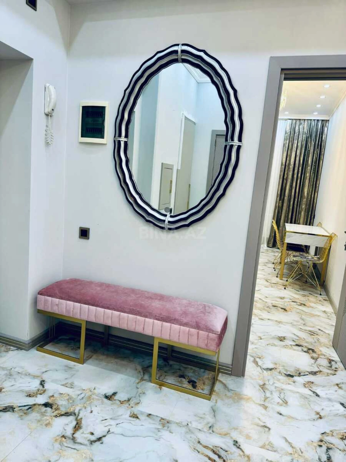 Kirayə verilir 4 otaqlı mənzil 144 m²