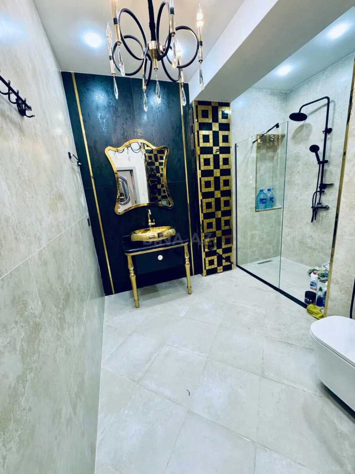 Kirayə verilir 4 otaqlı mənzil 144 m²