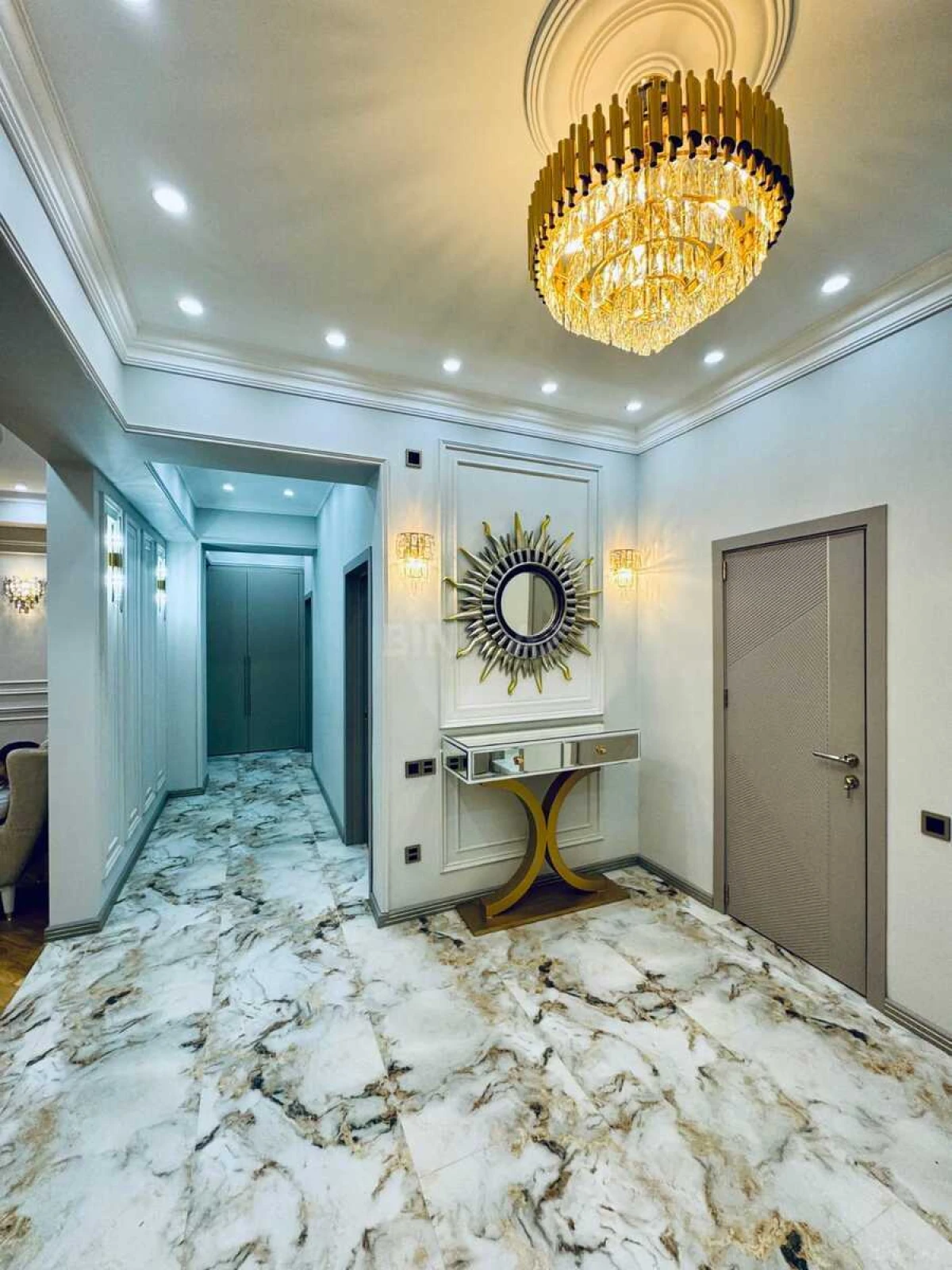 Kirayə verilir 4 otaqlı mənzil 144 m²