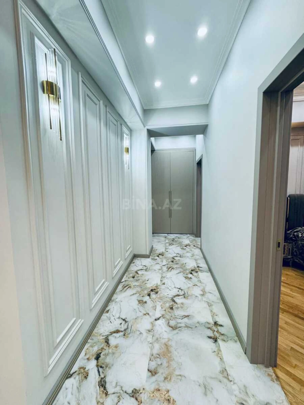 Kirayə verilir 4 otaqlı mənzil 144 m²