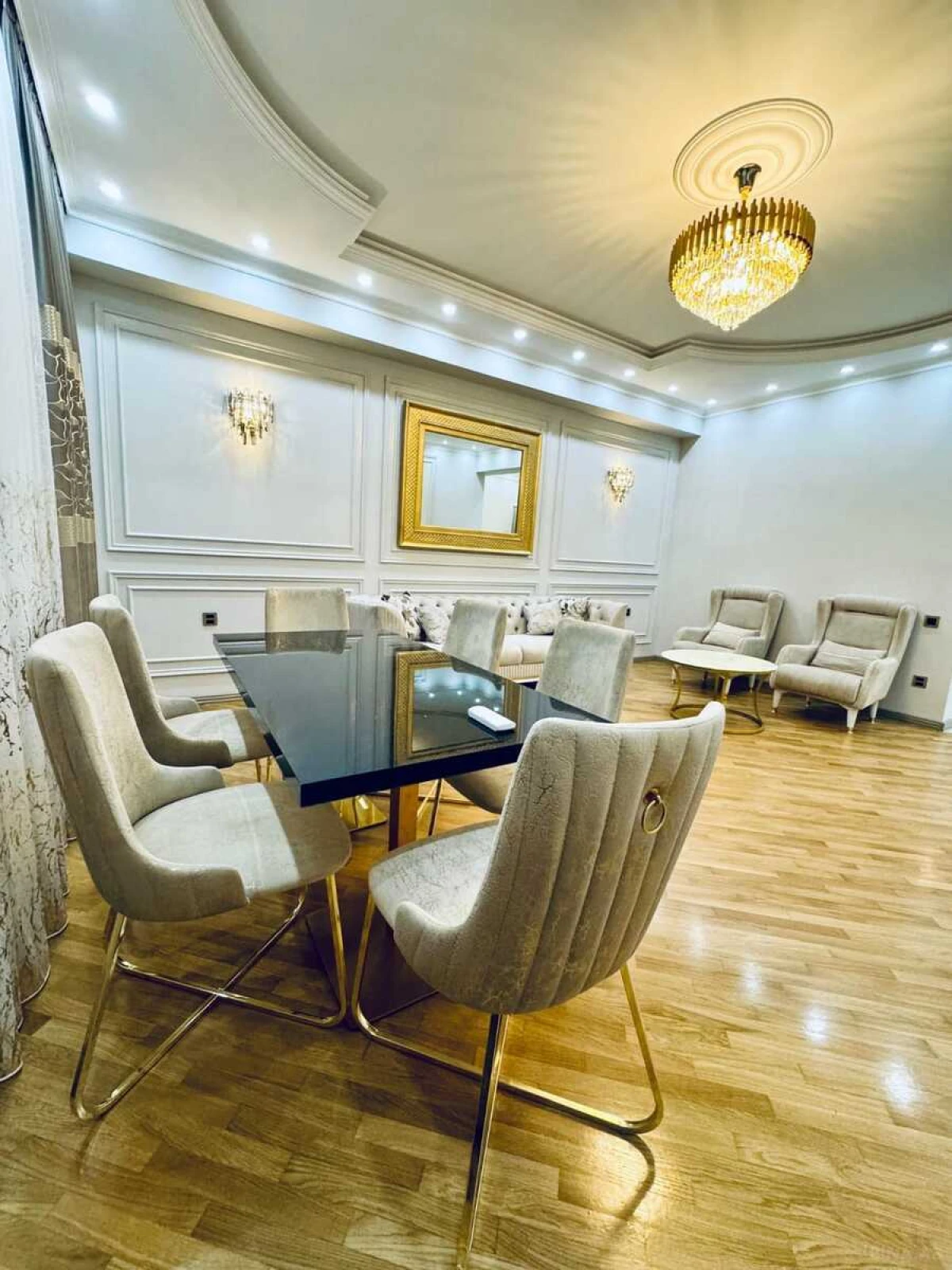 Kirayə verilir 4 otaqlı mənzil 144 m²