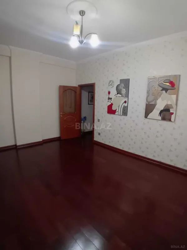 Satılır 3 otaqlı mənzil 120 m²