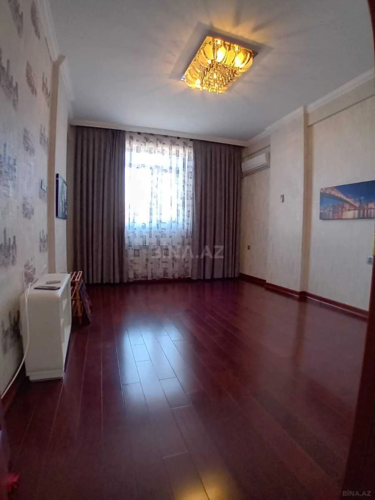 Satılır 3 otaqlı mənzil 120 m²