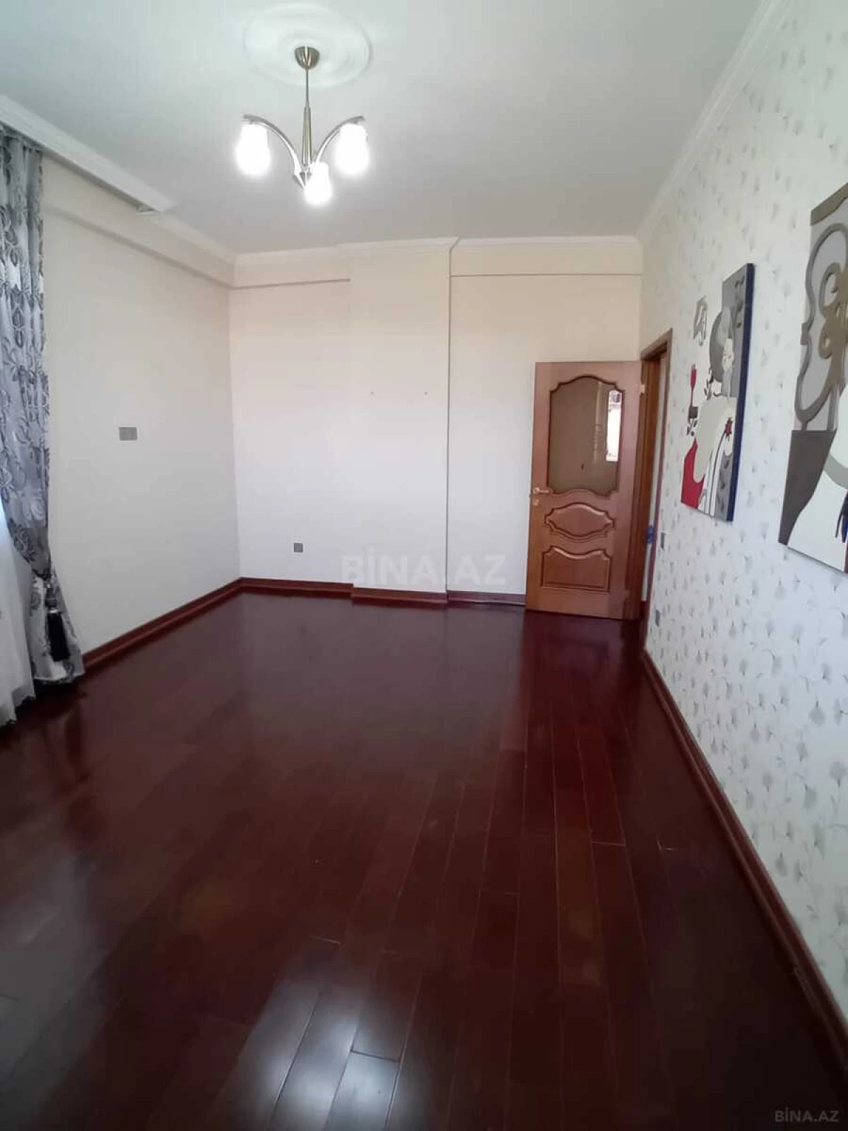 Satılır 3 otaqlı mənzil 120 m²