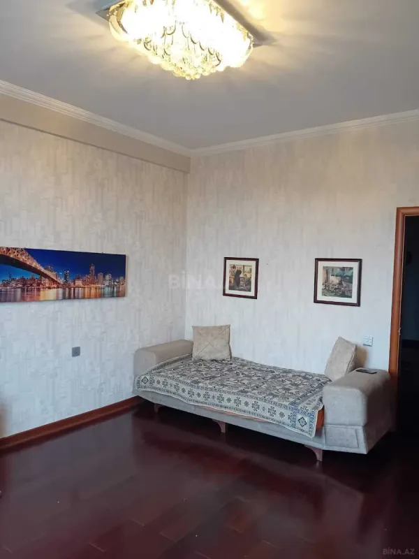 Satılır 3 otaqlı mənzil 120 m²
