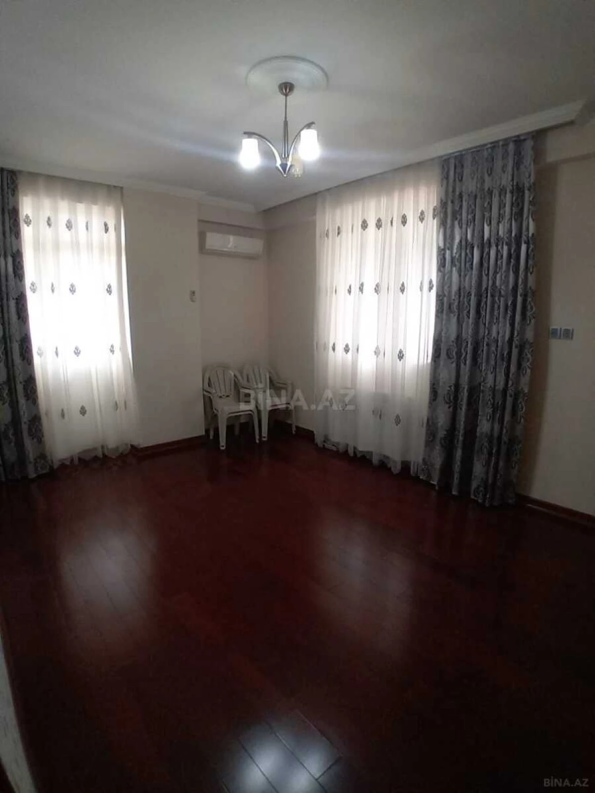 Satılır 3 otaqlı mənzil 120 m²