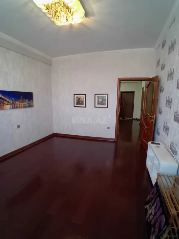 Satılır 3 otaqlı mənzil 120 m²