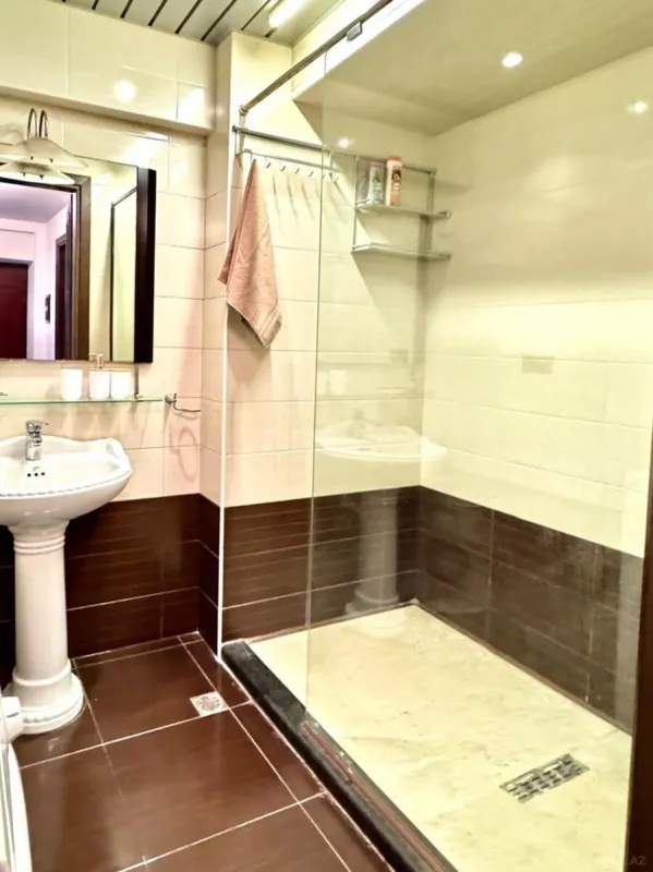 Kirayə verilir 3 otaqlı mənzil 105 m²