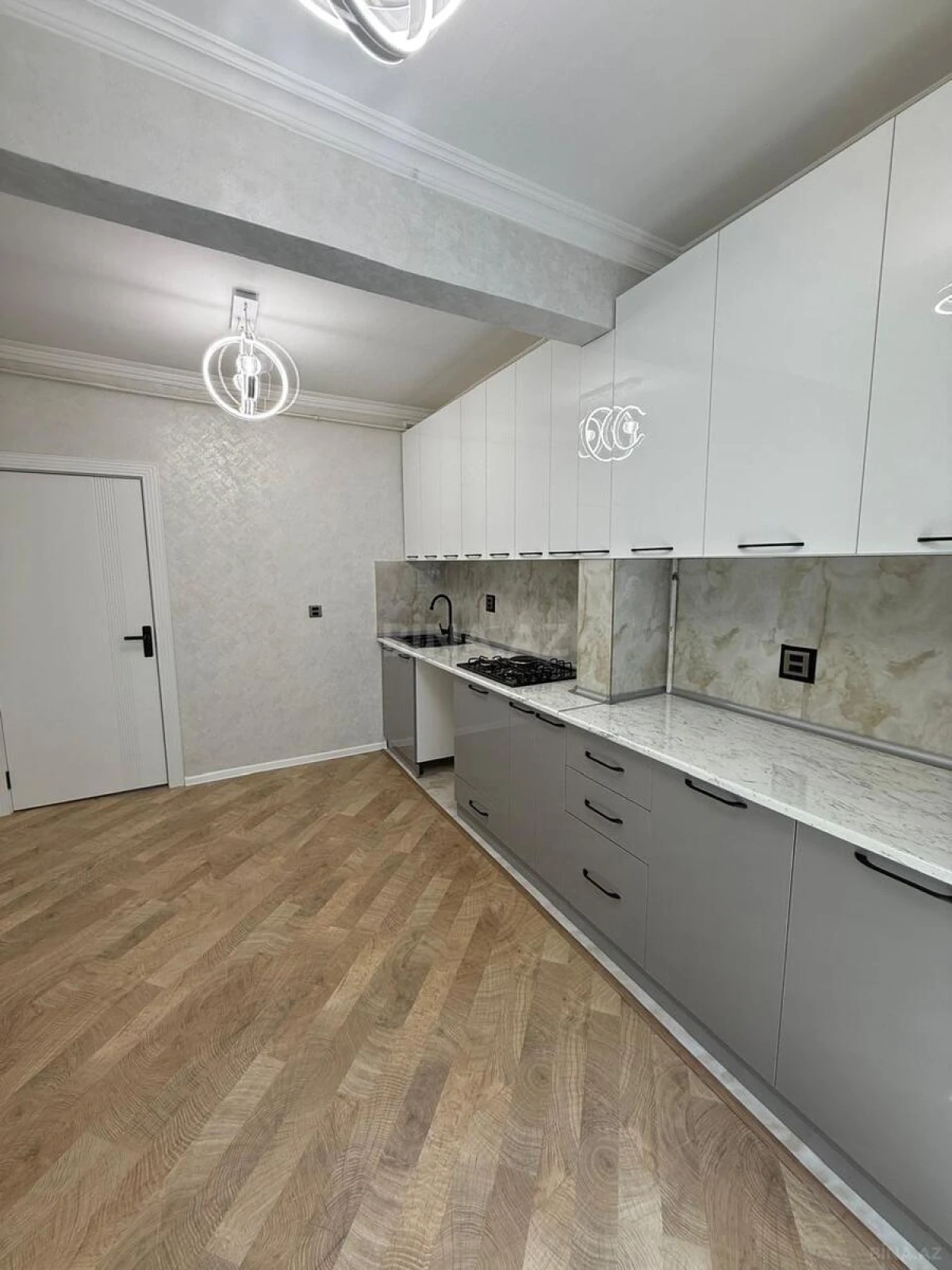 Satılır 2 otaqlı mənzil 65 m²