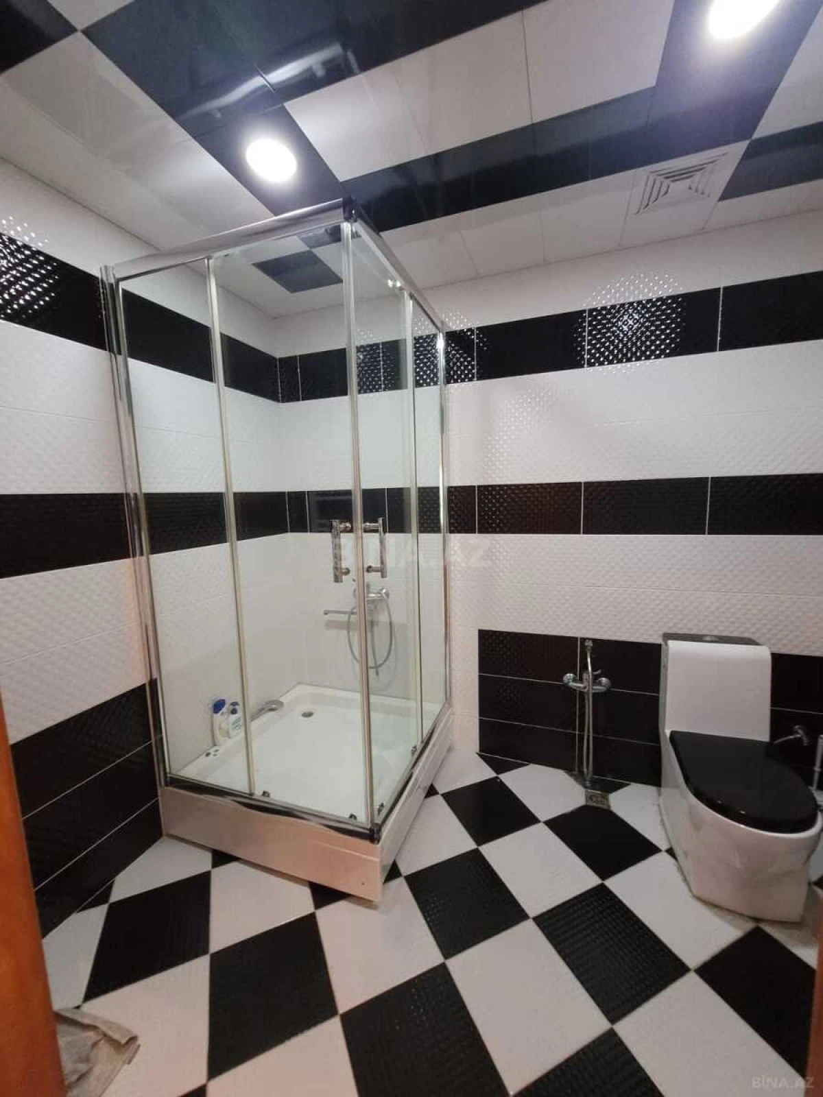 Satılır 3 otaqlı mənzil 144 m²