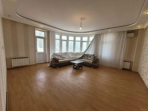 Satılır 3 otaqlı mənzil 144 m² — Bakı, İnşaatçılar 3 otaq 144.00 m²