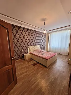 Satılır 3 otaqlı mənzil 144 m²