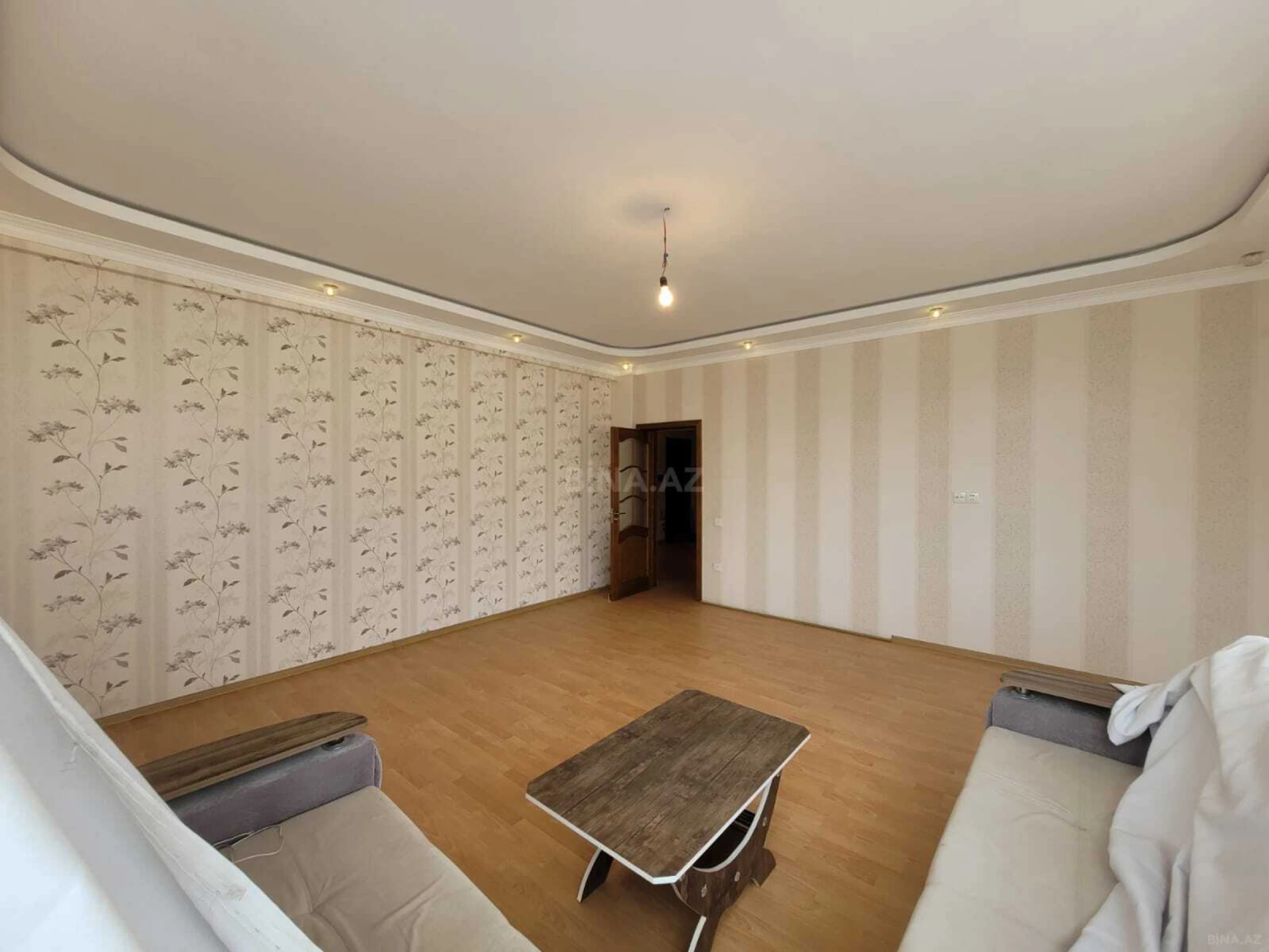 Satılır 3 otaqlı mənzil 144 m²