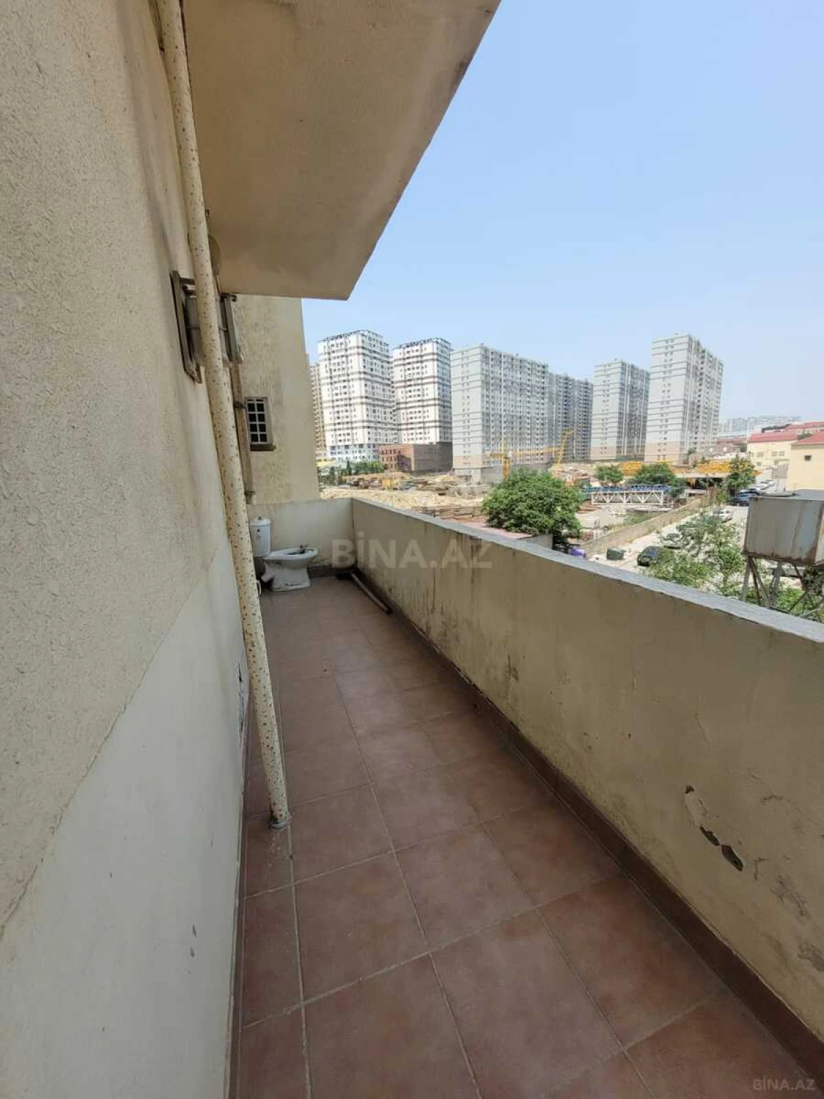 Satılır 3 otaqlı mənzil 144 m²